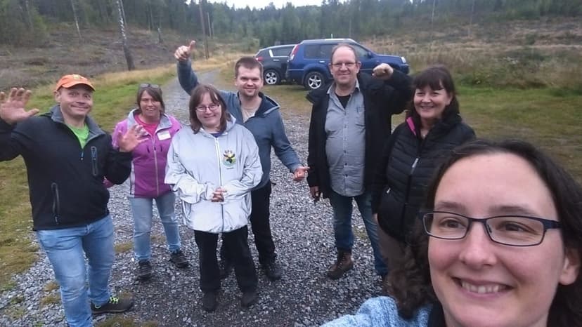 Styret og medhjelpere slukker og drar hjem.